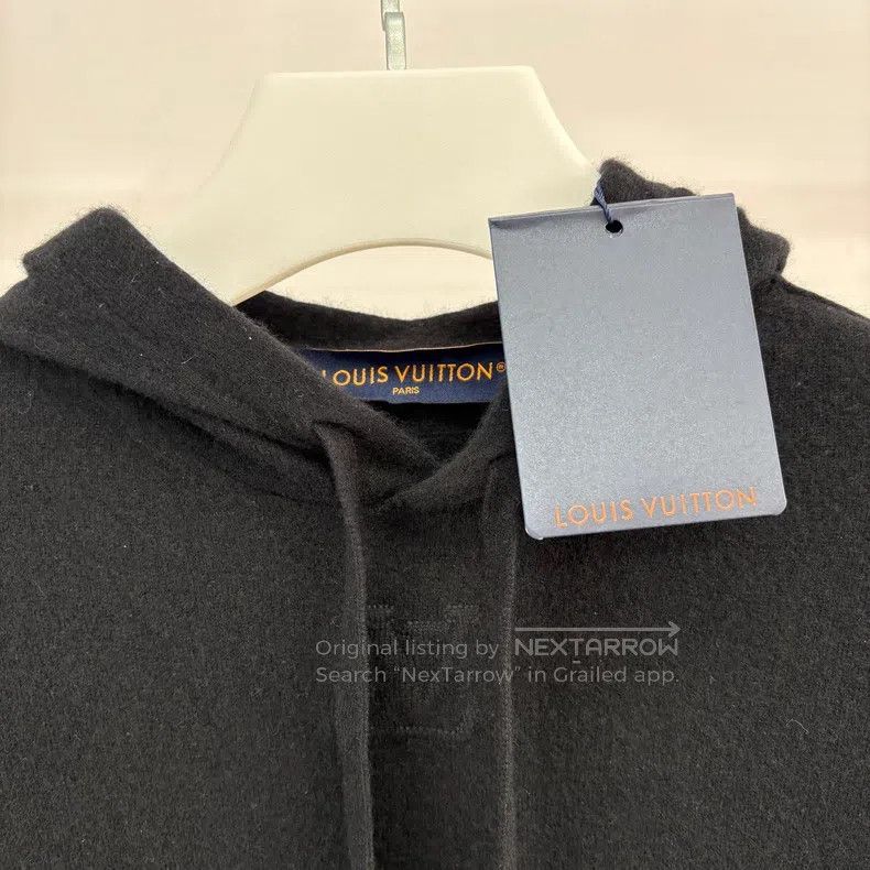 Louis Vuitton Louis Vuitton Embossed logo hooded hoodie Size US S / EU 44-46 / 1 - 3 Thumbnail