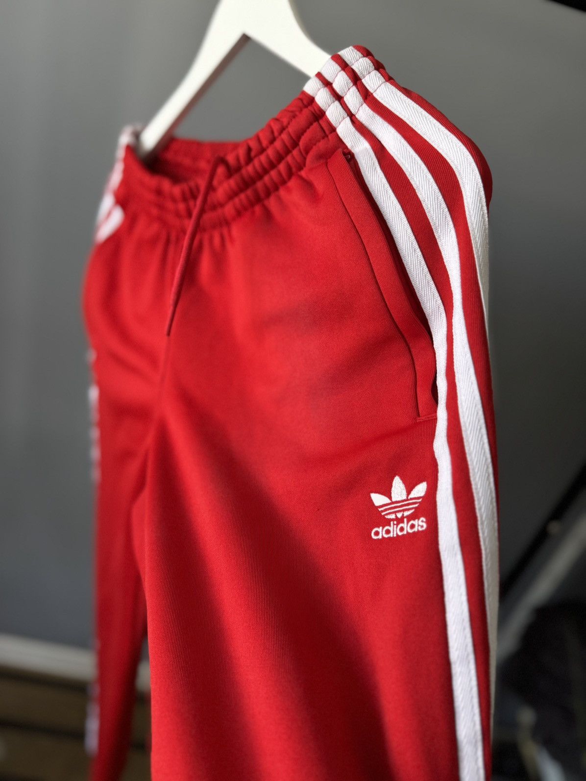 Adidas Adidas original jogger red Size US 32 / EU 48 - 2 Thumbnail