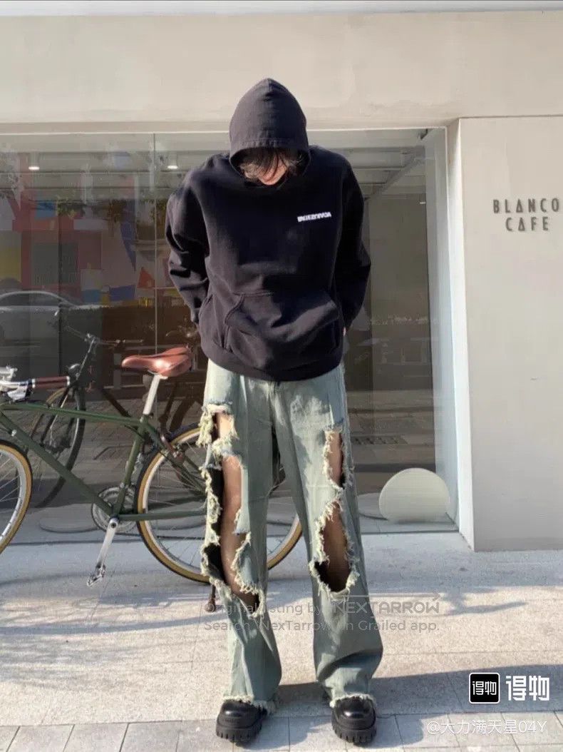 Balenciaga Balenciaga sweatshirt Size US L / EU 52-54 / 3 - 9 Thumbnail