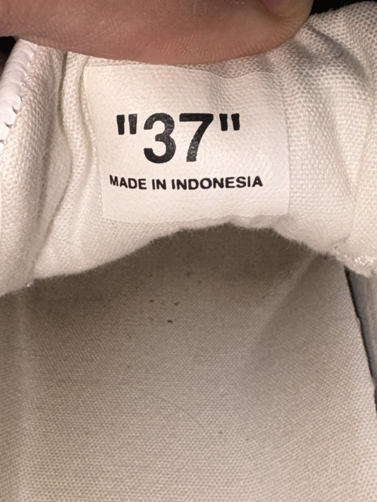 Off-White Off-White Arrow Low Vulcanized Size US 6.5 / IT 36.5 - 7 Thumbnail