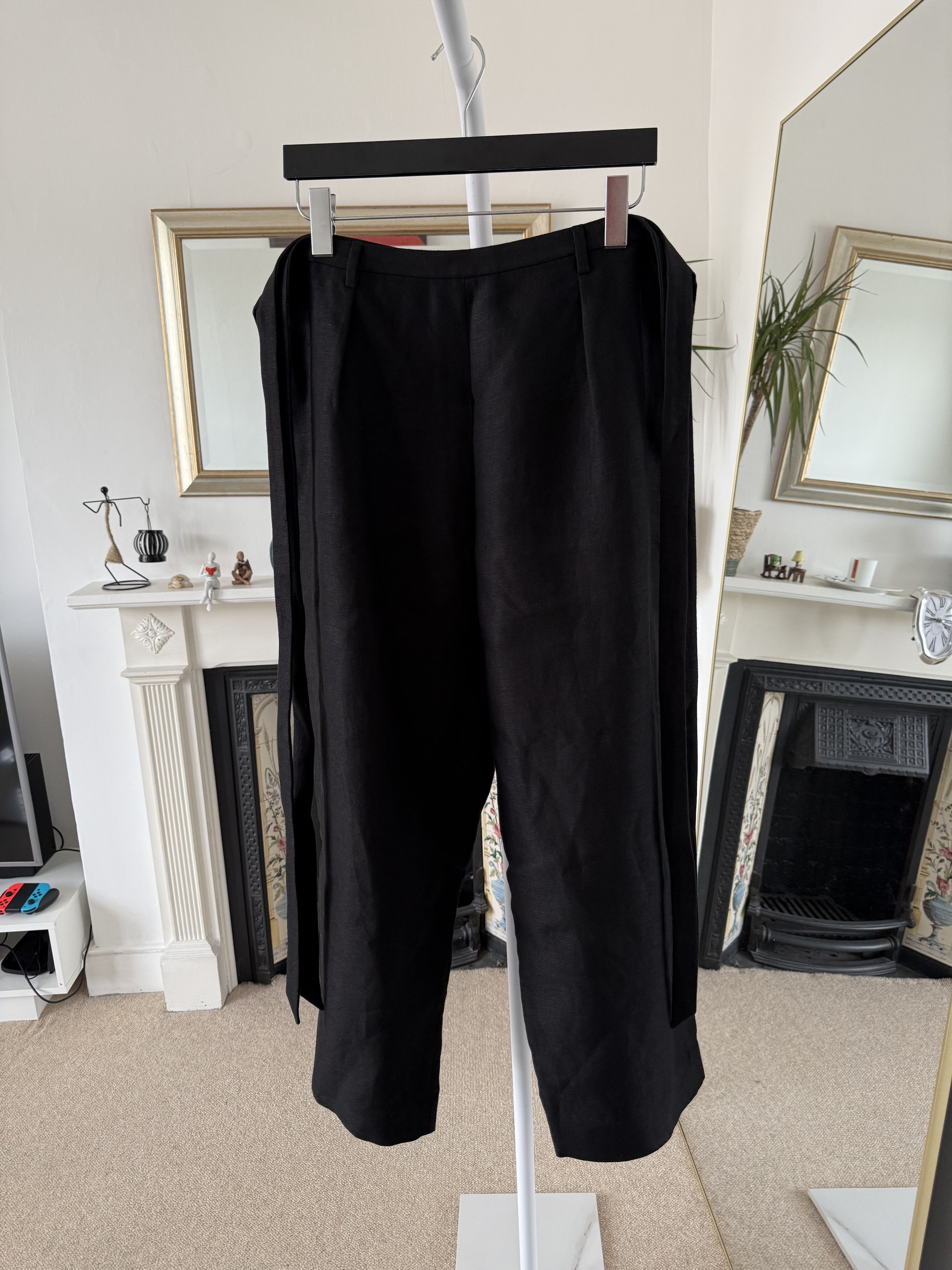 Saint Laurent Paris FW21' Saint Laurent Cropped Hakama-Pleat Tied pants Size US 36 / EU 52 - 8 Thumbnail