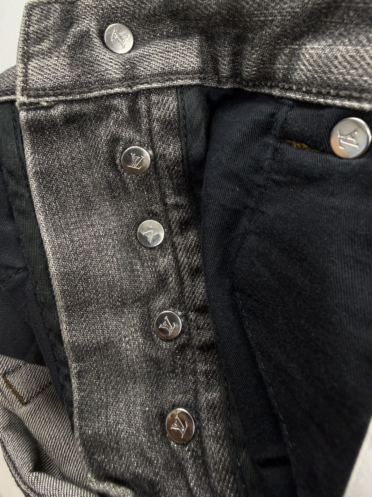Louis Vuitton Louis Vuitton Washed Denim Size US 30 / EU 46 - 12 Thumbnail