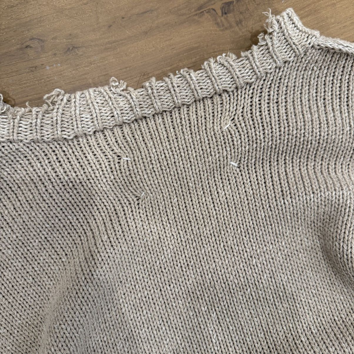 Maison Margiela DISTRESSED KNIT SWEATER Size US S / EU 44-46 / 1 - 9 Thumbnail