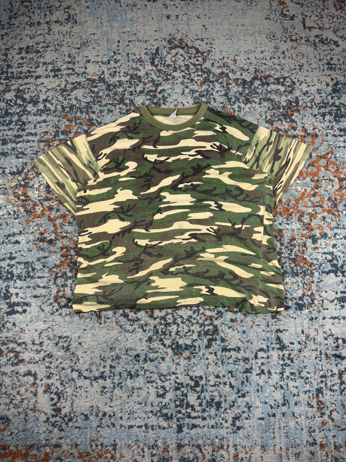 Vintage Vintage 90s camo army military distressed boxy tee kanye Size US L / EU 52-54 / 3 - 1 Thumbnail