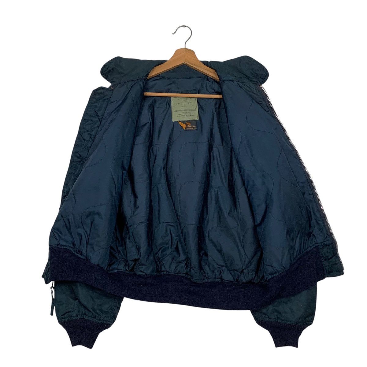 Alpha Industries ☀️Vintage CWU-45/P by Alpha Industries bomber jacket Size US L / EU 52-54 / 3 - 15 Thumbnail