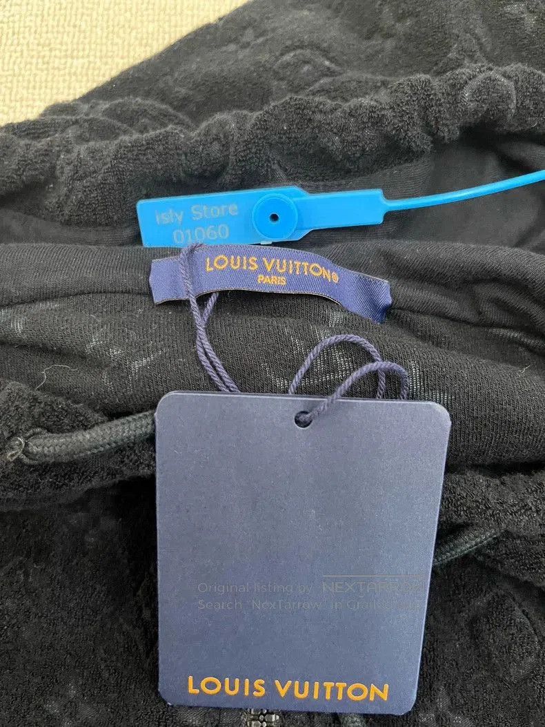 Louis Vuitton LOUIS VUITTON Black Zip Hoodie Sweatshirt. Size US S / EU 44-46 / 1 - 5 Thumbnail