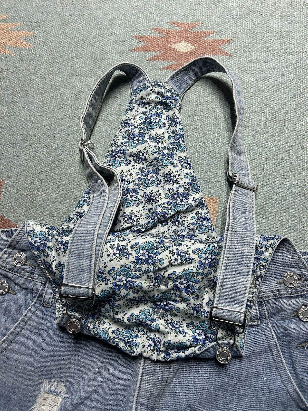 Vintage Levi’s short alls bib overalls shorts distressed small 31 Size 31" - 5 Thumbnail