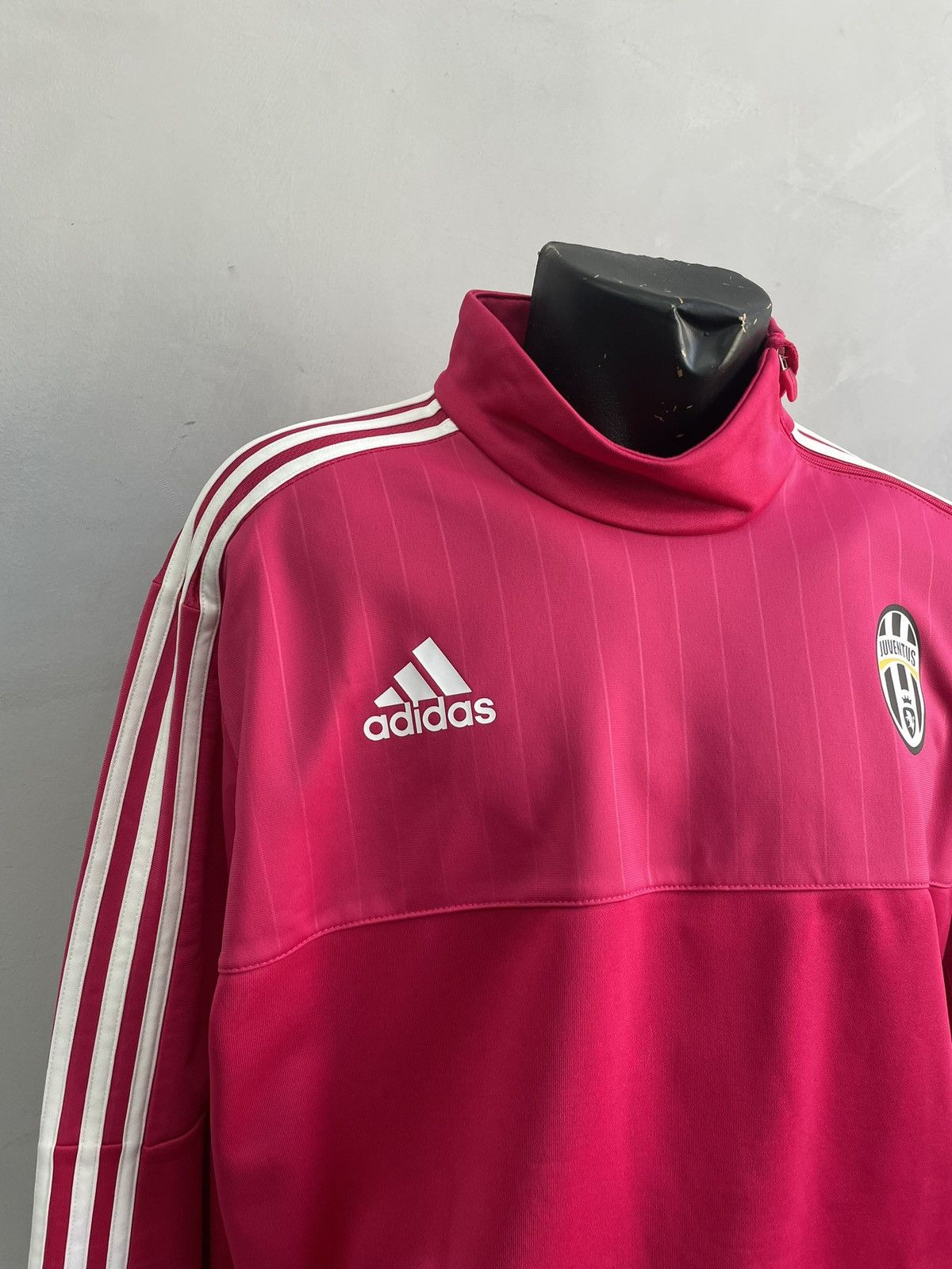 Adidas Adidas FC Juventus pink training sweatshirt CR7 y2k drake Size US XL / EU 56 / 4 - 2 Thumbnail