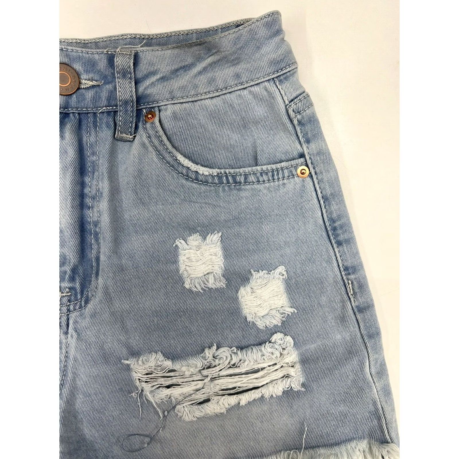 Denime Womens YMI Dream Light Denim Jean Shorts Size 0/24 Blue Slim Cut-Off 5-Pocket Mid Rise 2.0 Inseam 100% Cotton Shorts Size 25" / US 0 / IT 36 - 2 Thumbnail