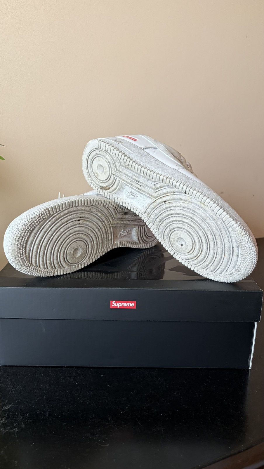 Nike × Supreme Nike x Supreme Air Force 1 Low White – Size 8.5 – Box Logo Size US 8.5 / EU 41-42 - 7 Thumbnail