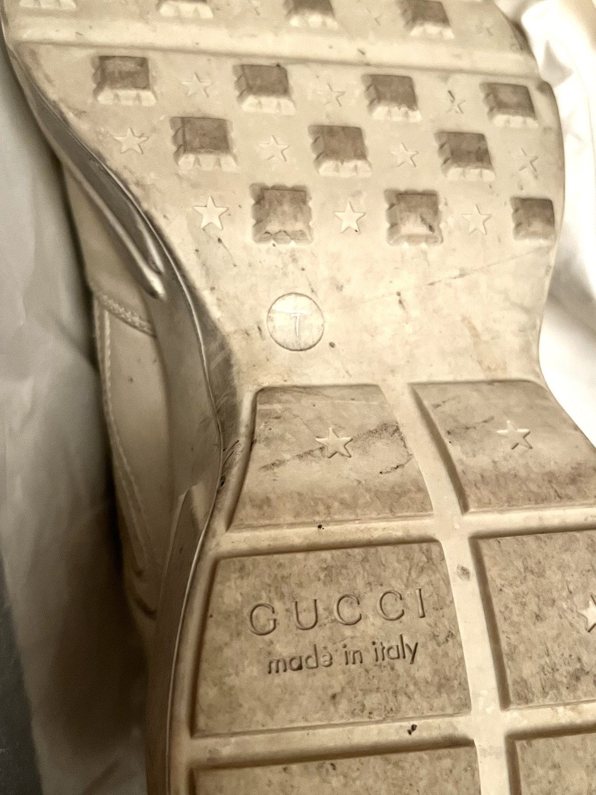Gucci Gucci 7 Rhyton Distressed Ivoire Dirty Oversized Sneakers Size US 7 / EU 40 - 15 Thumbnail