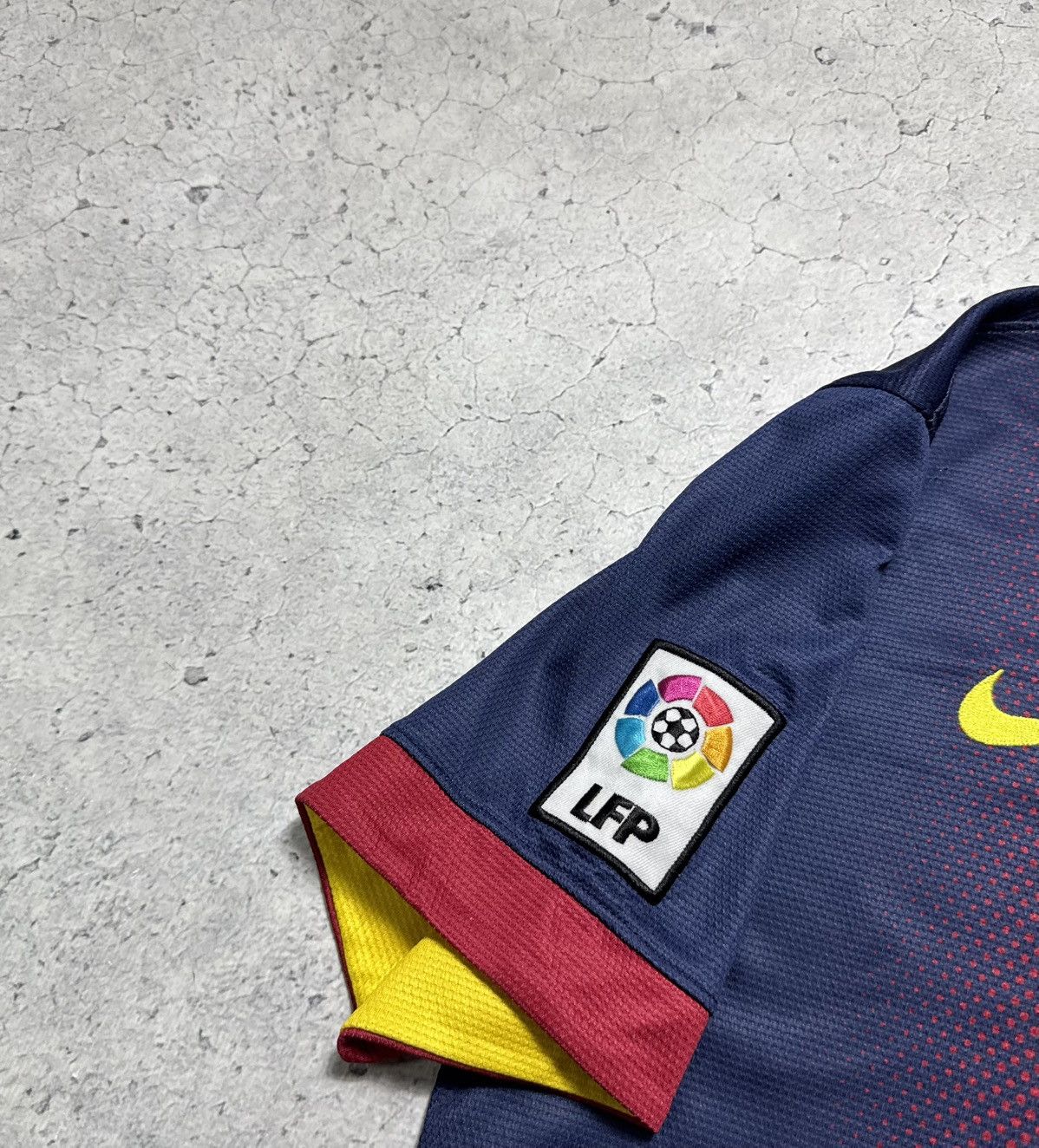 Nike Nike FC Barcelona Vintage Soccer Jersey 2012/2013 Y2K Size US S / EU 44-46 / 1 - 8 Thumbnail