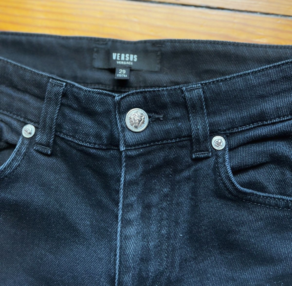 Versus Versace VERSUS VERSACE slim dark gray denim jeans in size 29 Size US 29 - 8 Thumbnail