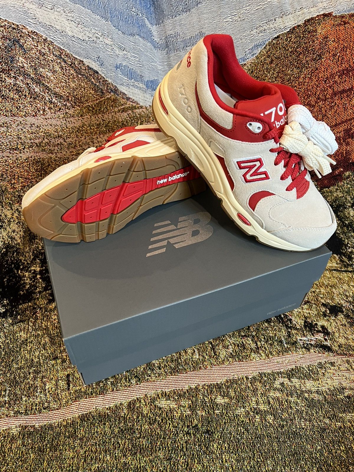 Kith × New Balance Kith x New Balance 1700 Marshmallow Size US 8.5 / EU 41-42 - 1 Thumbnail