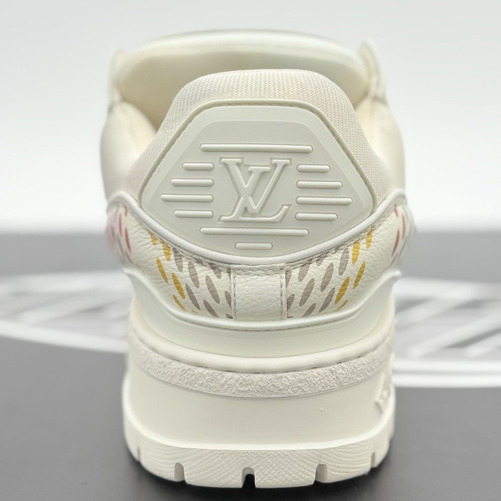Louis Vuitton Louis Vuitton Maxi Trainer ' Beige Multicolor ' | CLEAN! Size US 9 / EU 42 - 3 Thumbnail