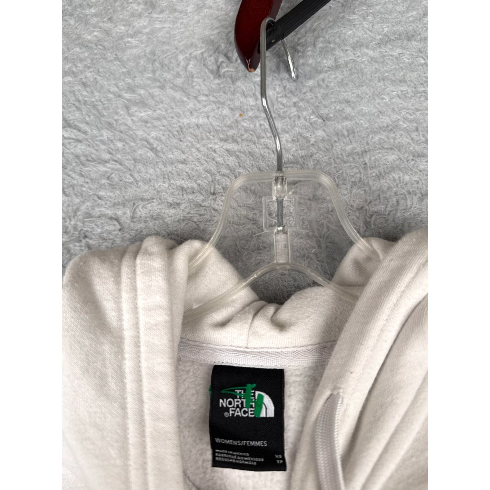 The North Face VINTAGE The North Face Hoodie Womens XS White Pullover Logo Pocket Hooded Crew Neck Size XS / US 0-2 / IT 36-38 - 7 Thumbnail