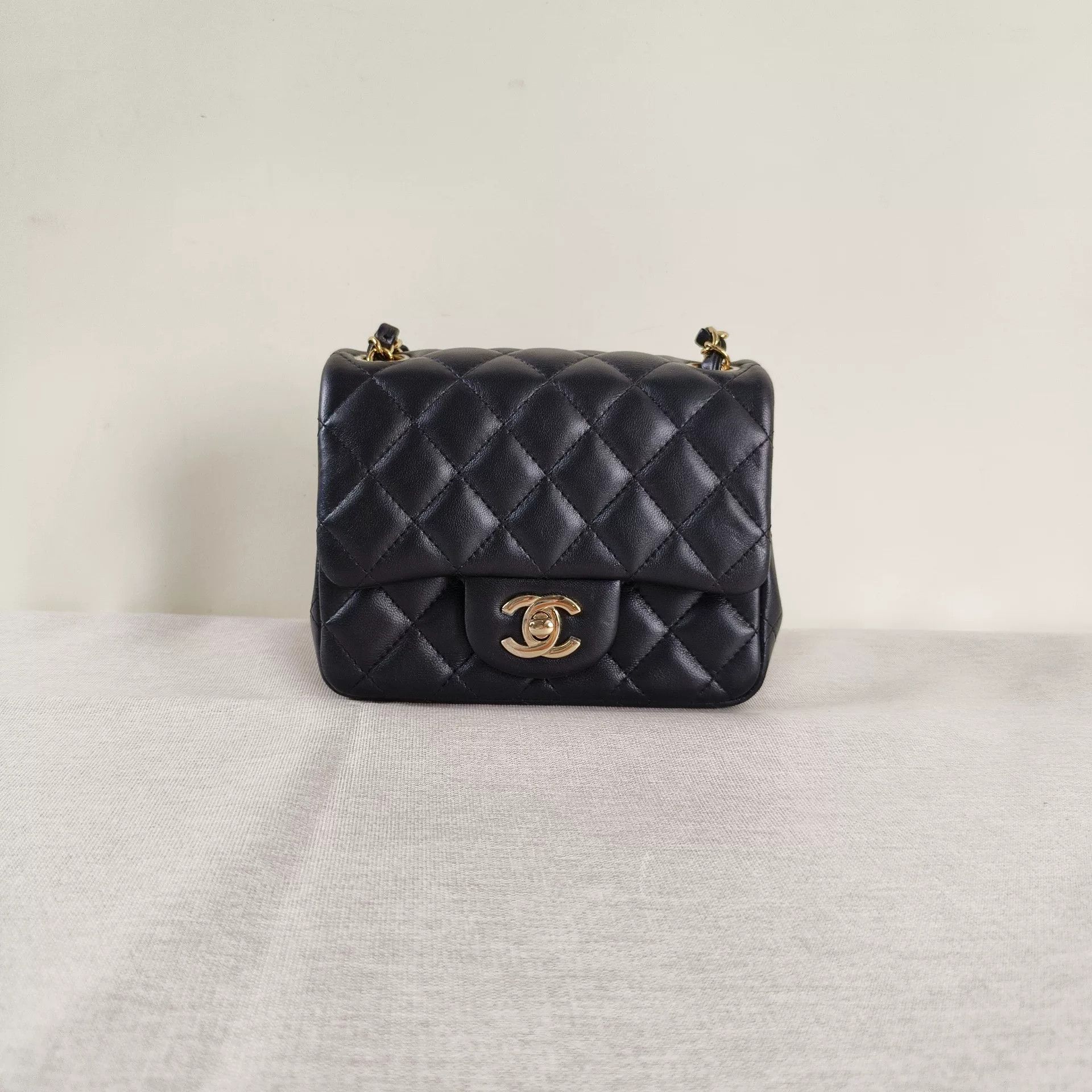 Chanel Pre-loved Bag Very good condition Size ONE SIZE - 1 Thumbnail