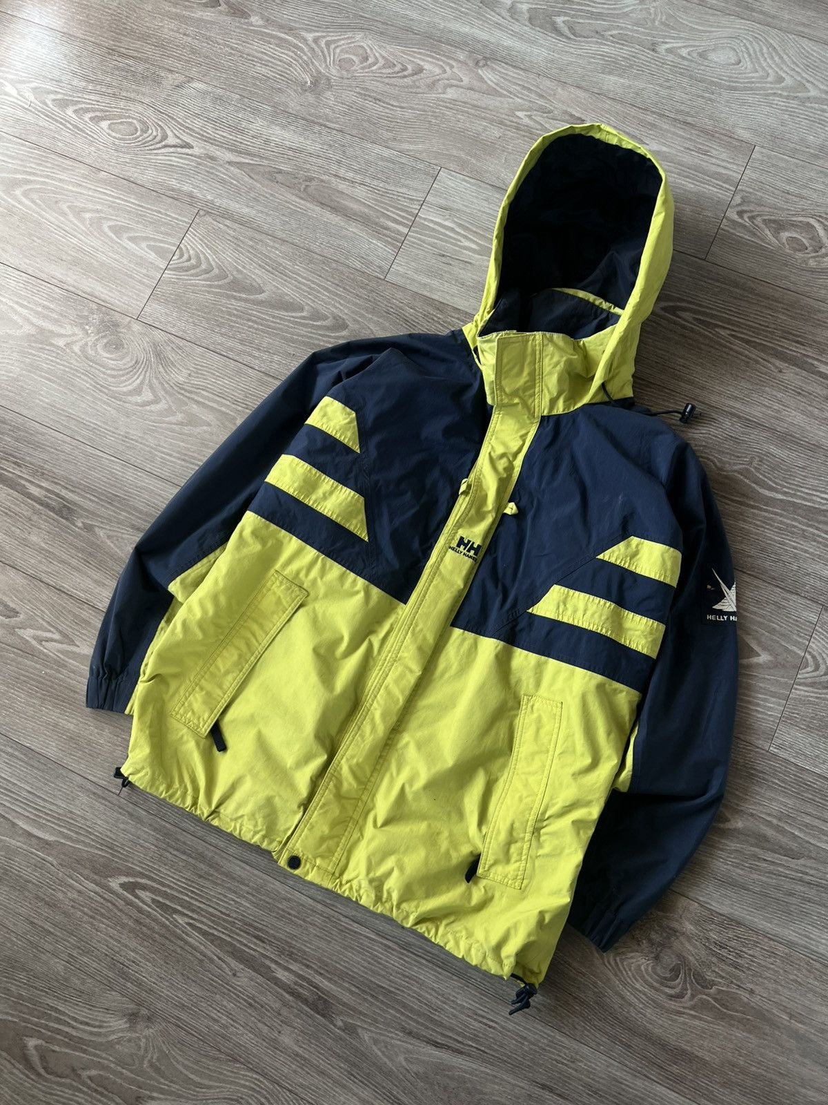 Helly Hansen × Vintage Vintage Helly Hansen Central Logo Yachting Patch Tech Jacket Size US M / EU 48-50 / 2 - 11 Thumbnail