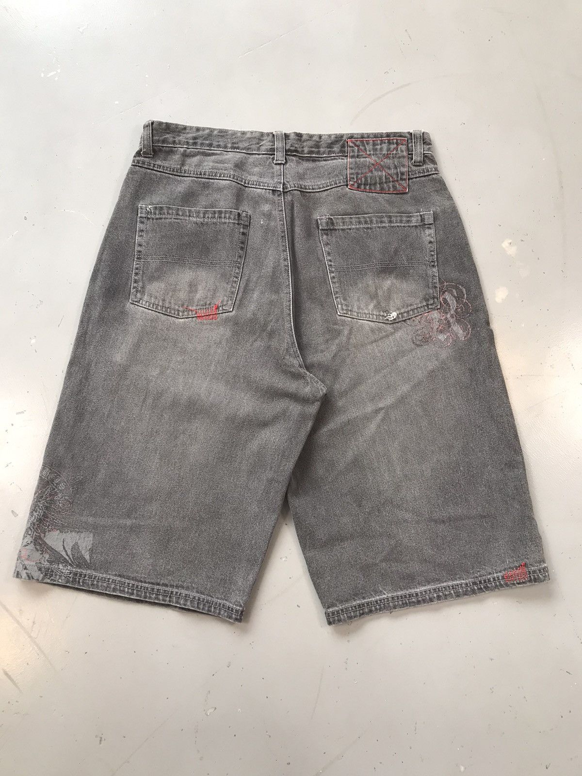 Designer × Vintage Vintage shock resistant embroidered jort Size US 35 - 9 Thumbnail
