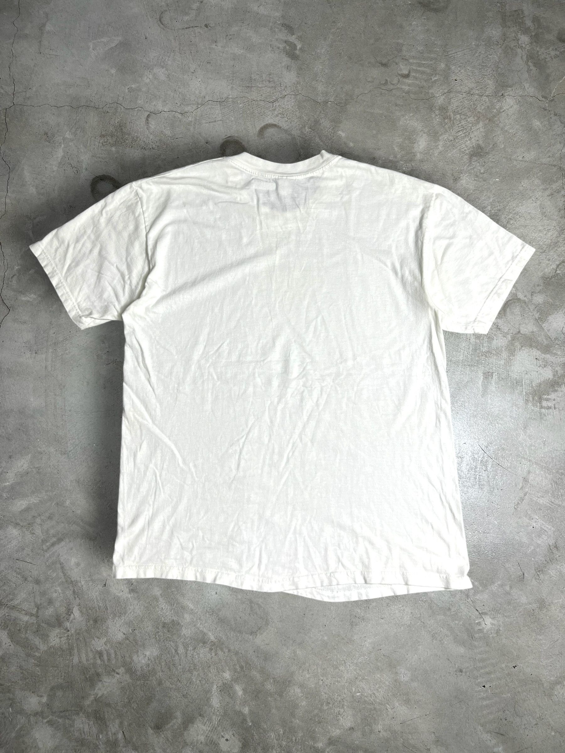 DKNY × Vintage Vintage DKNY USA Classic Spell Out Logo Tee GTME472 Size US L / EU 52-54 / 3 - 9 Thumbnail