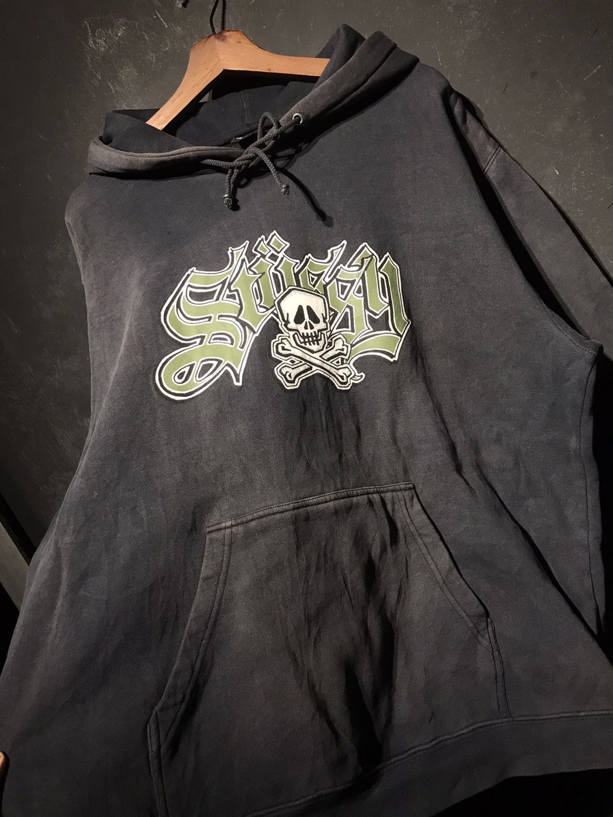 GRAIL RARE y2k Stussy Skull Thrashed Sunfaded Pullover