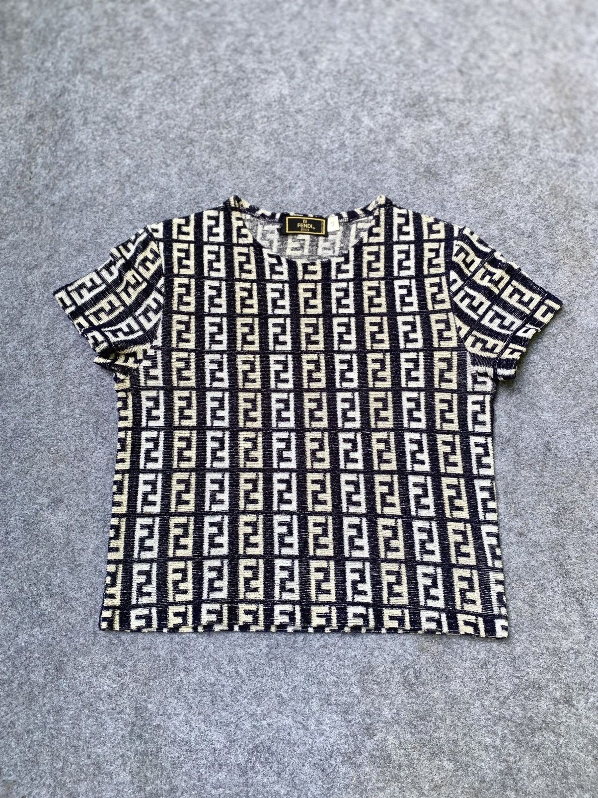 Fendi Fendi monogram crop top Size M / US 6-8 / IT 42-44 - 11 Thumbnail