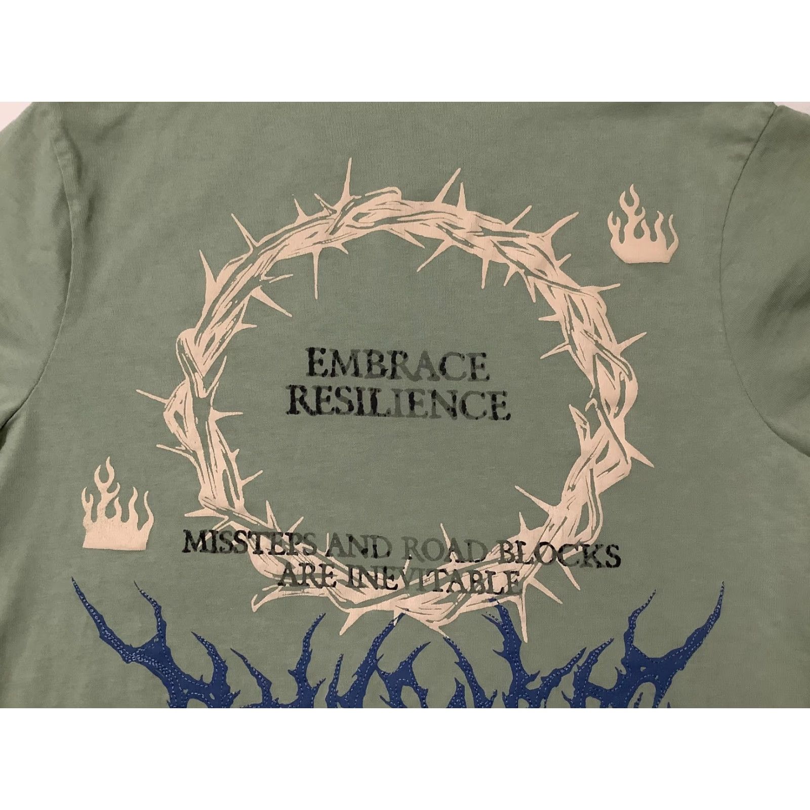Vintage Tenaciti Studios Shirt Mens Small Green Embrace Resilience Crown Graphic Tee Size US S / EU 44-46 / 1 - 7 Thumbnail