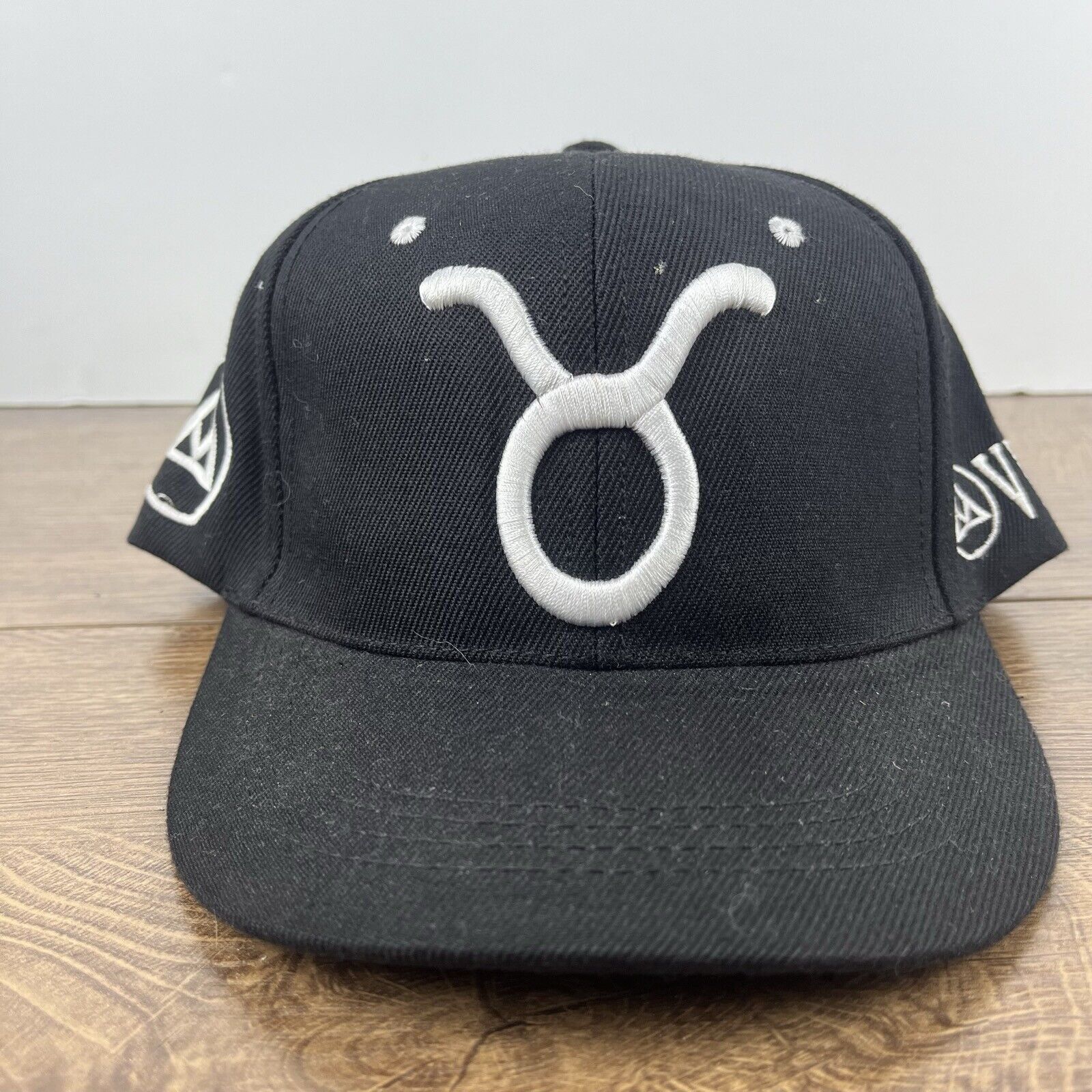 Other Veil Hat VEIL Taurus Snapback Hat Black Hat Adjustable Black Size ONE SIZE - 2 Thumbnail