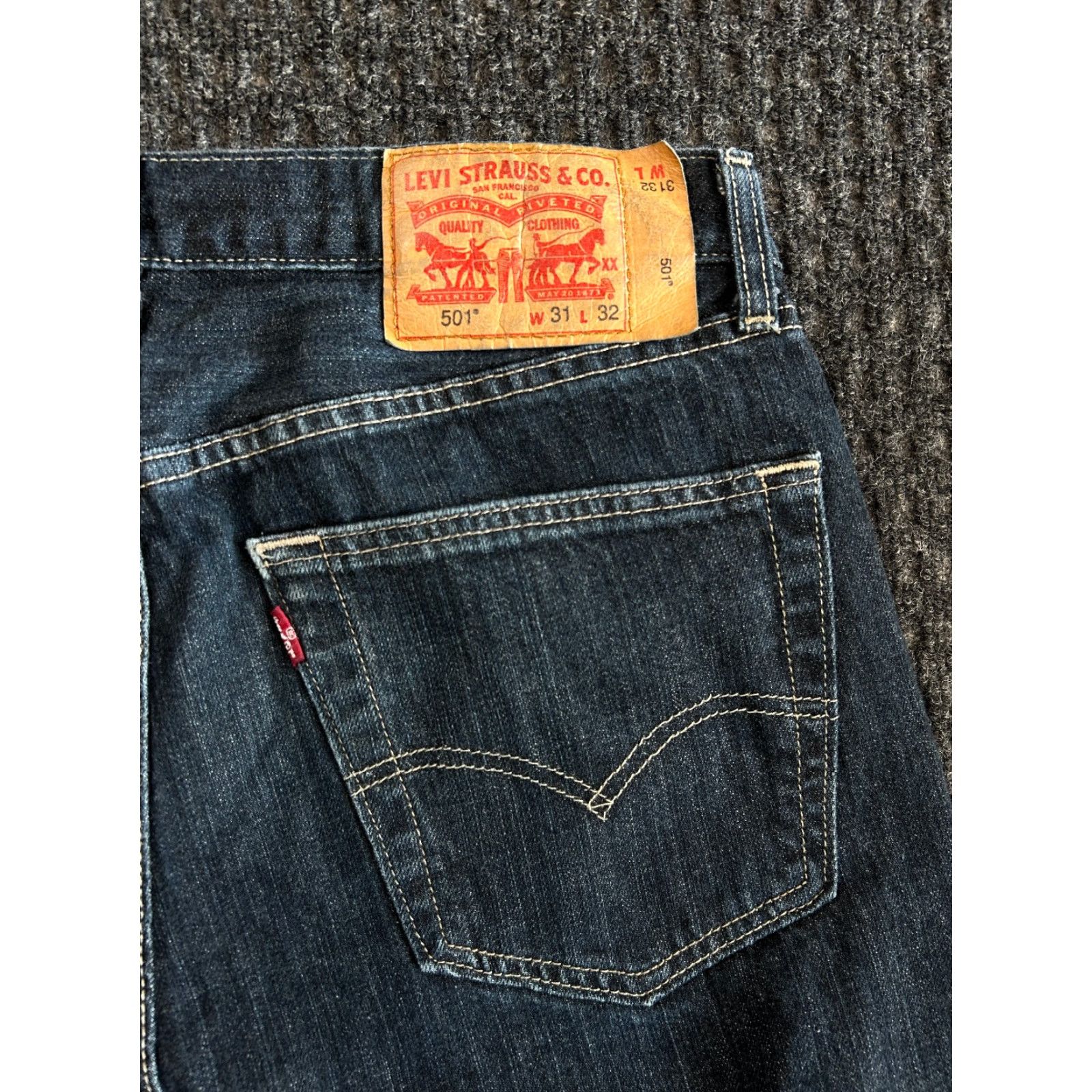 Levi's VINTAGE Levi’s 501 Jeans 31 x 32 Dark Indigo Denim Button Fly Grunge Skater 90s Mens Size US 31 - 3 Thumbnail