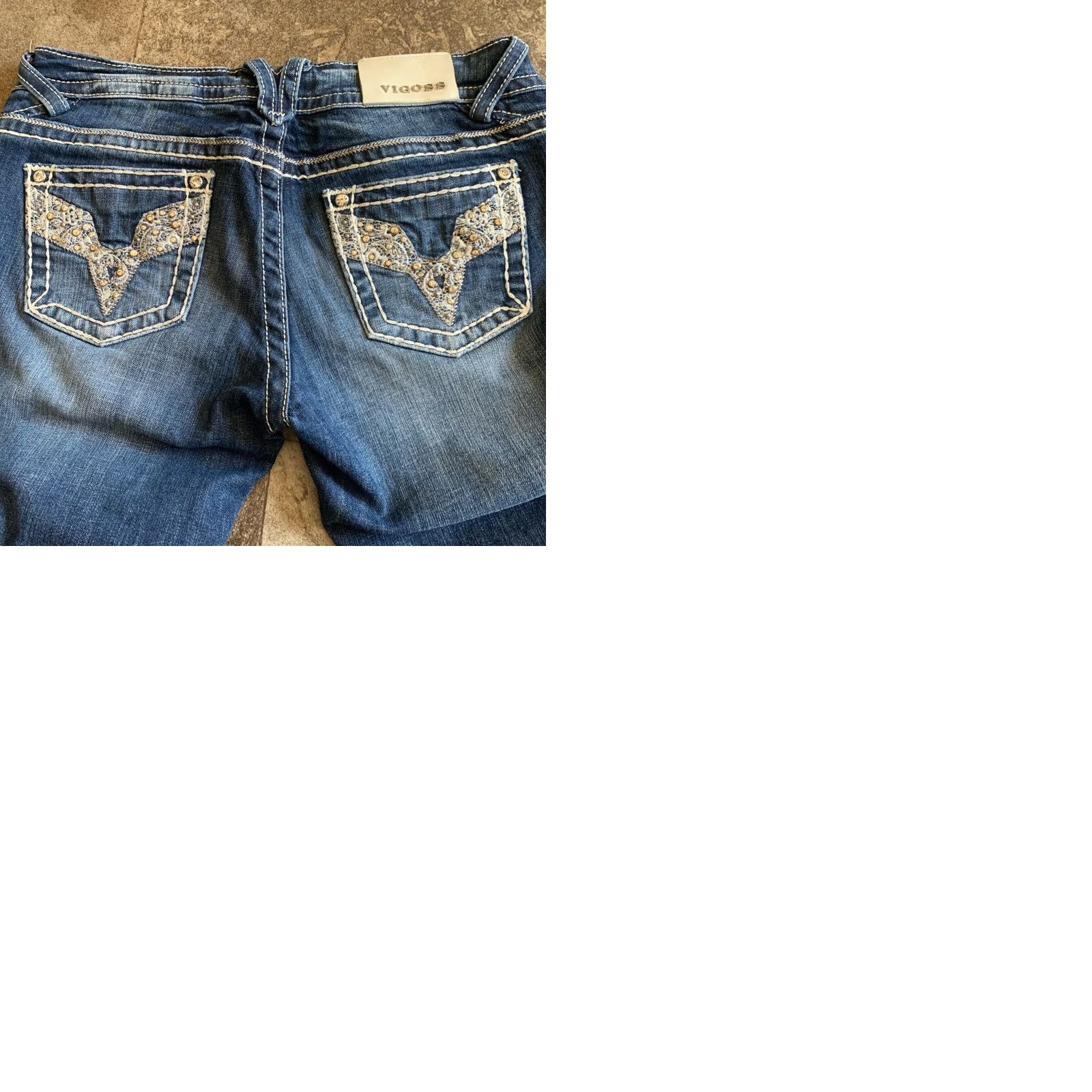 Vintage VIGOSS Capri Pants Women Blue Denim Distressed Rhinestone Capris 7 Juniors 32x21 Belt Loops Straight Modern Casual Flat Front Zip Button Size 28" / US 6 / IT 42 - 9 Thumbnail