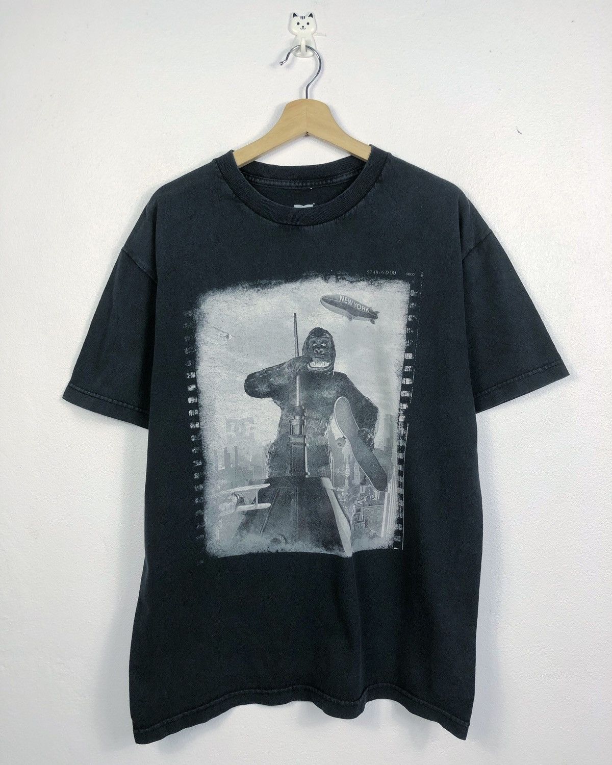 DC Rare Y2K DC Shoe Co King Kong Tee Size US L / EU 52-54 / 3 - 1 Thumbnail