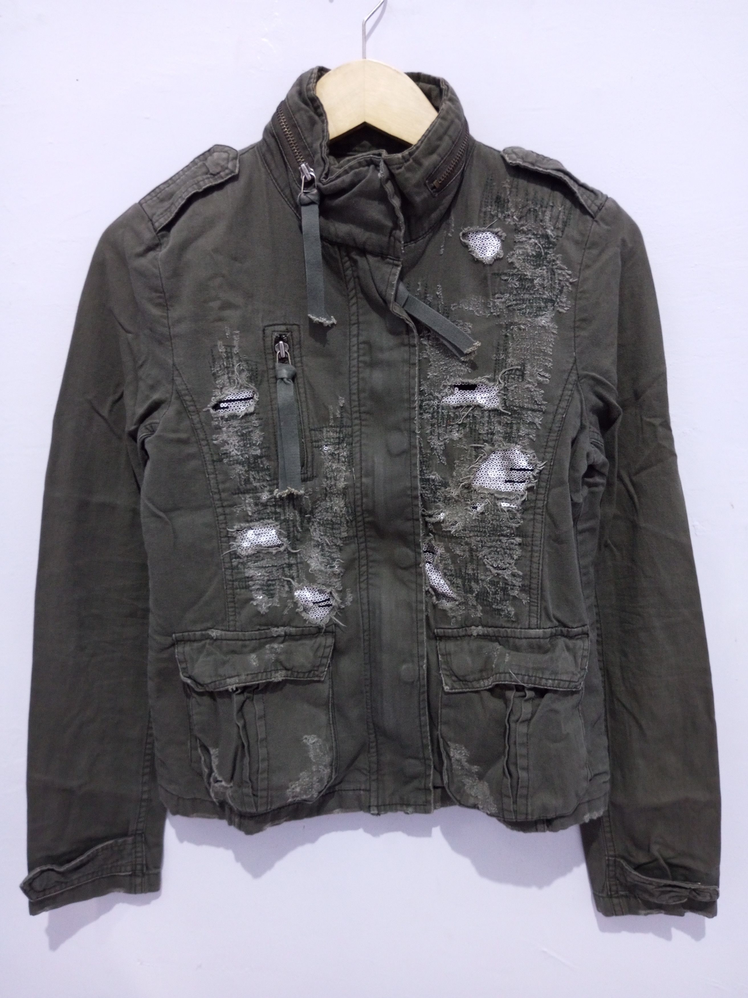 image of Archival Clothing x Distressed Denim Vintage Japanese Blue Wash Distressed Parkas Jacket in Army (S