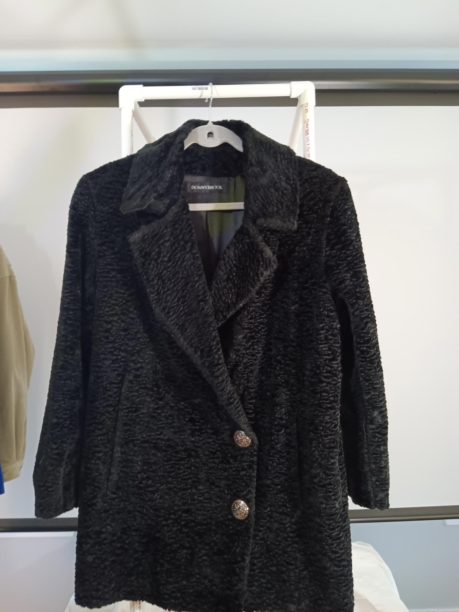 Designer DonnyBrook Soft Fuzzy Black Coat - Stylish & Warm XS Size XS / US 0-2 / IT 36-38 - 1 Thumbnail