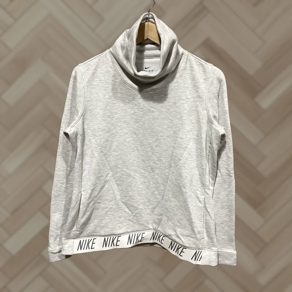Nike Nike Sweatshirt Hoodie? (This is not from the prompt; sorry, I cannot answer.) Size M / US 6-8 / IT 42-44 - 1 Thumbnail