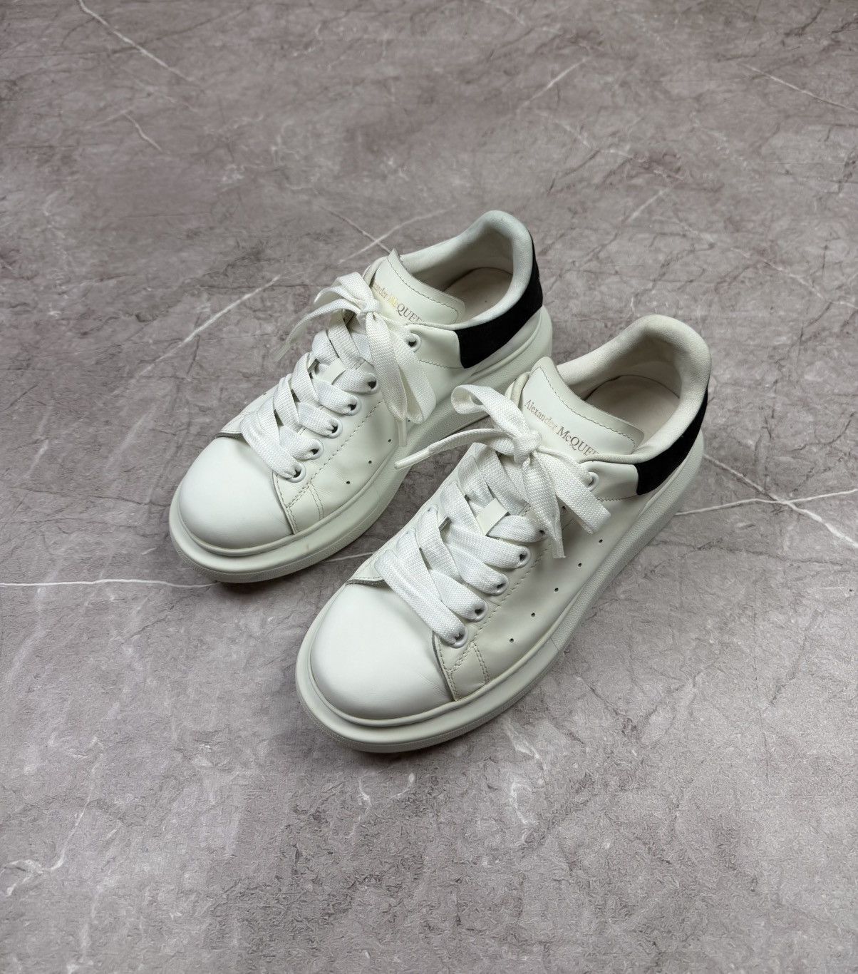 Alexander McQueen Alexander McQueen Sneakers Size 40 Size US 7 / EU 40 - 1 Thumbnail