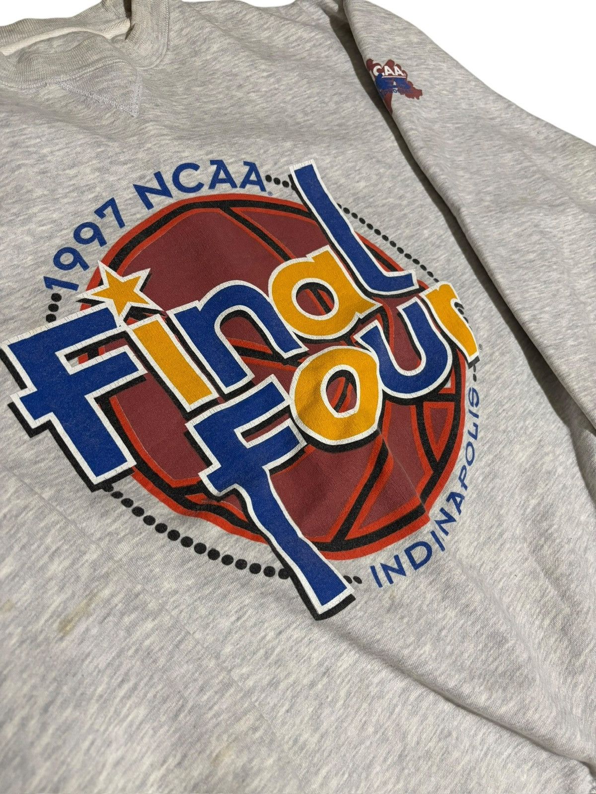 Gear for Sports *VINTAGE* 1997 NCAA Final Four Crewneck Size US XL / EU 56 / 4 - 2 Thumbnail