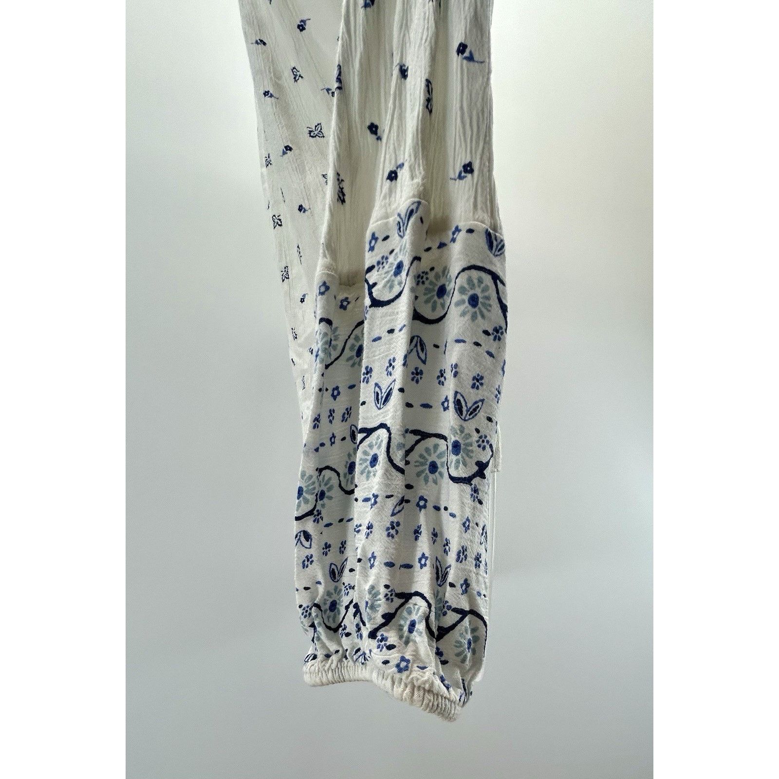 Old Navy Old Navy Women’s Blouse M White & Blue Floral Boho Peasant Size M / US 6-8 / IT 42-44 - 7 Thumbnail