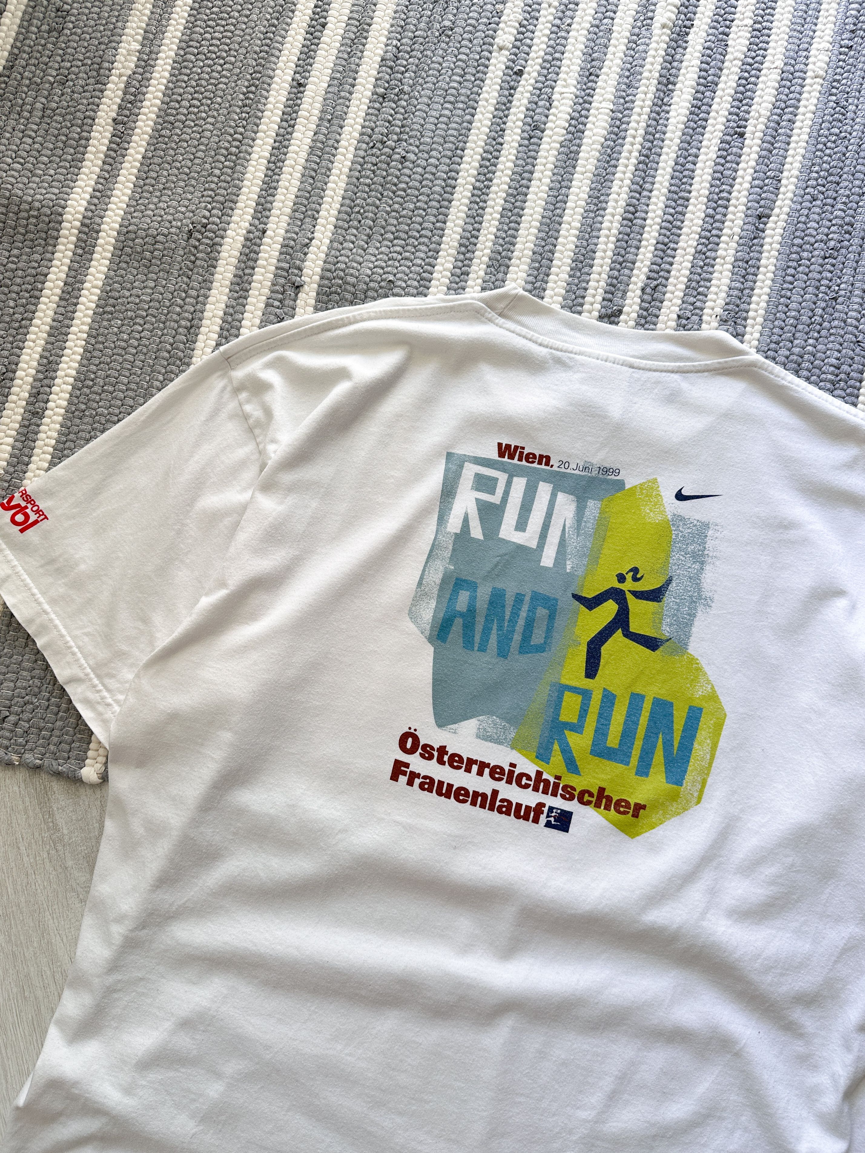 Nike Nike Vintage 1999 Run and Run Tee Shirt Size US L / EU 52-54 / 3 - 3 Thumbnail