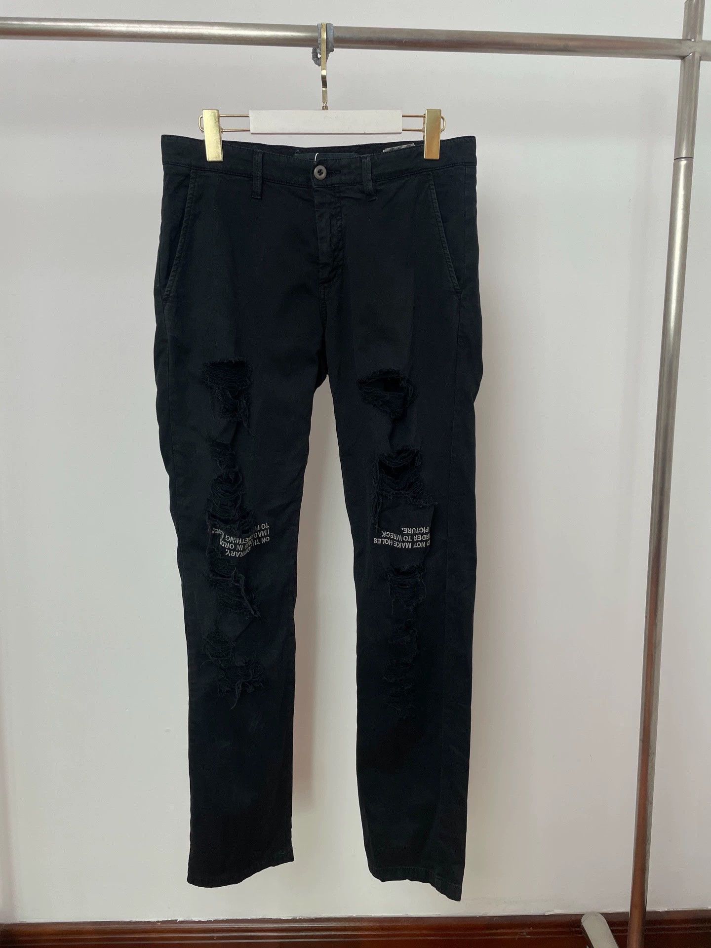 Off-White Off-White Embroidered Distressed Slogan Pants 31 Size US 31 - 1 Thumbnail