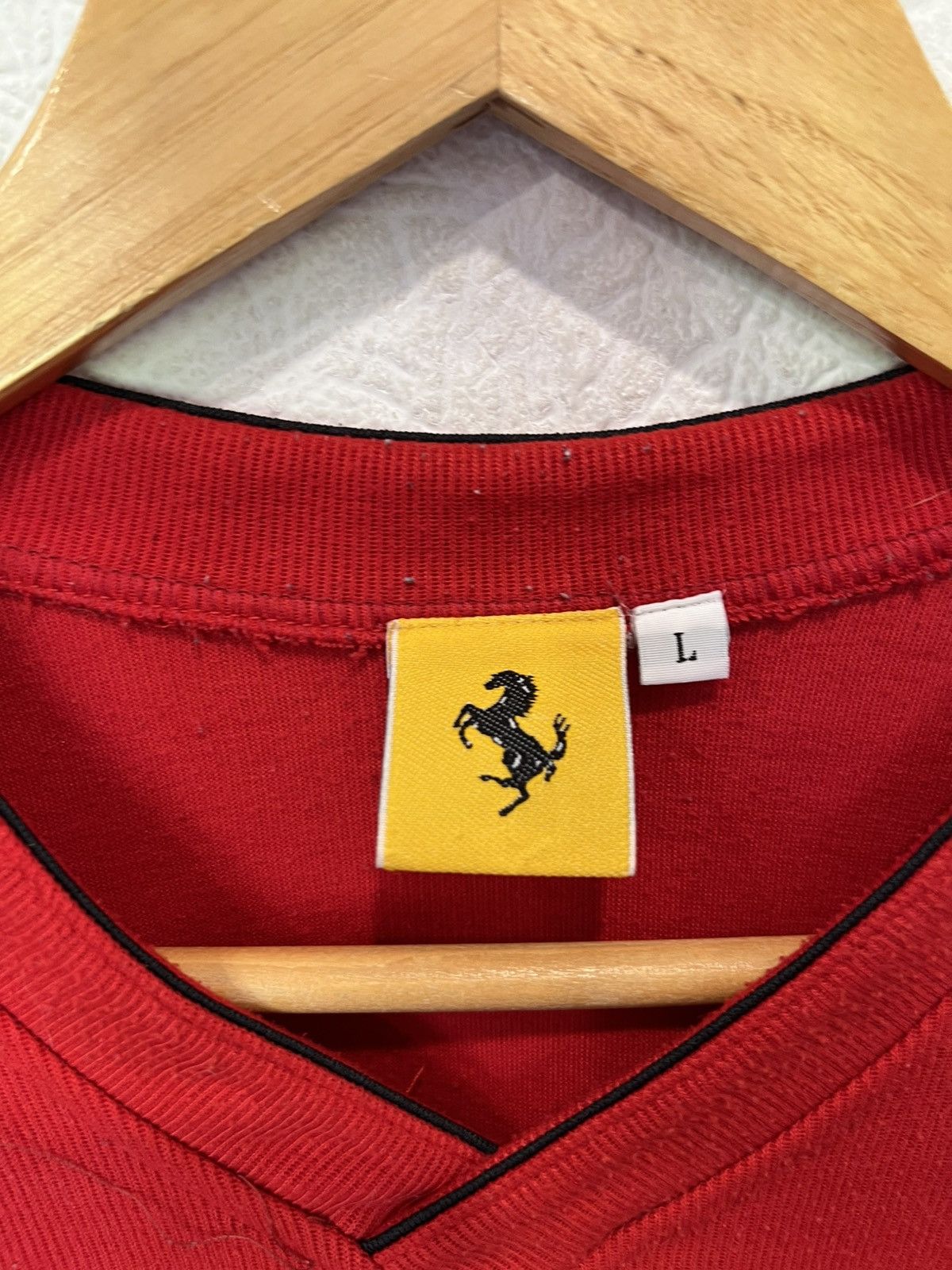 Vintage Vintage Ferrari Red 90s T Shirt Tee Marlboro Red Size US L / EU 52-54 / 3 - 4 Thumbnail