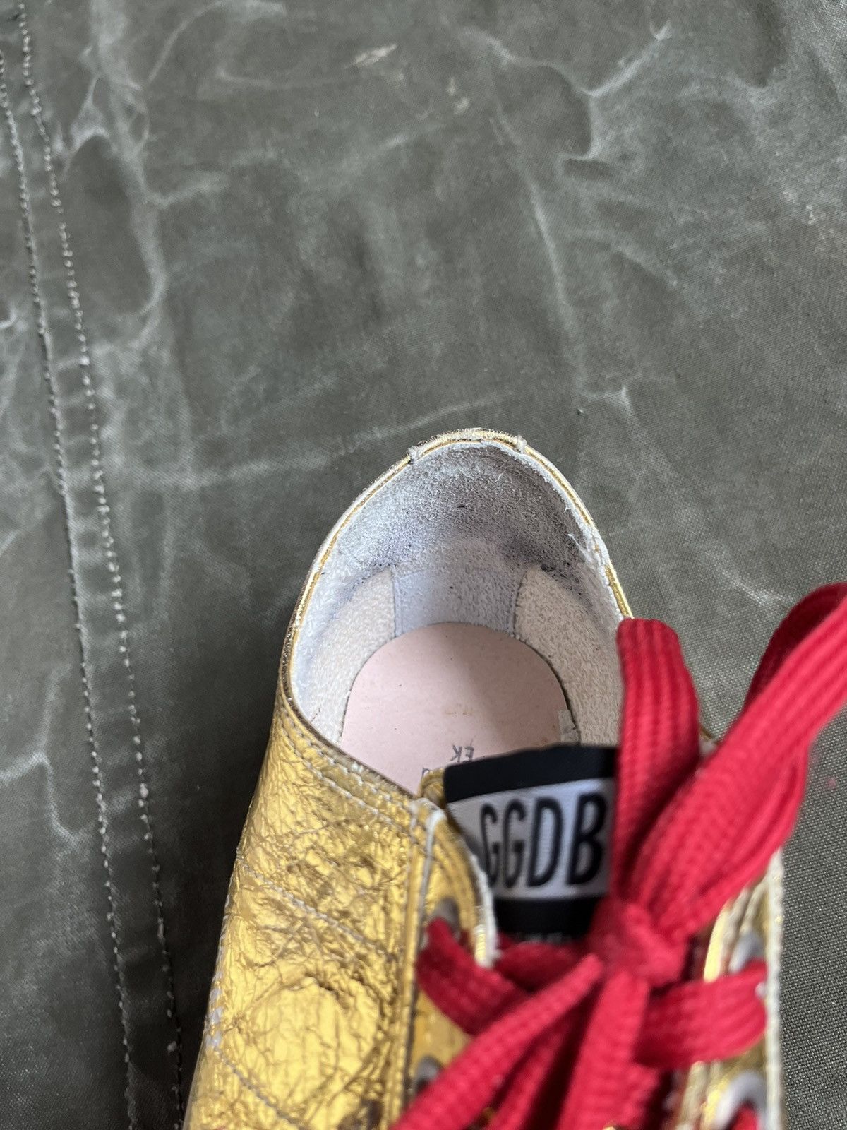 Golden Goose × Vintage GGDB Golden Goose Deluxe Brand V-star 2 Gold Low Sneakers Size US 7 / EU 40 - 11 Thumbnail