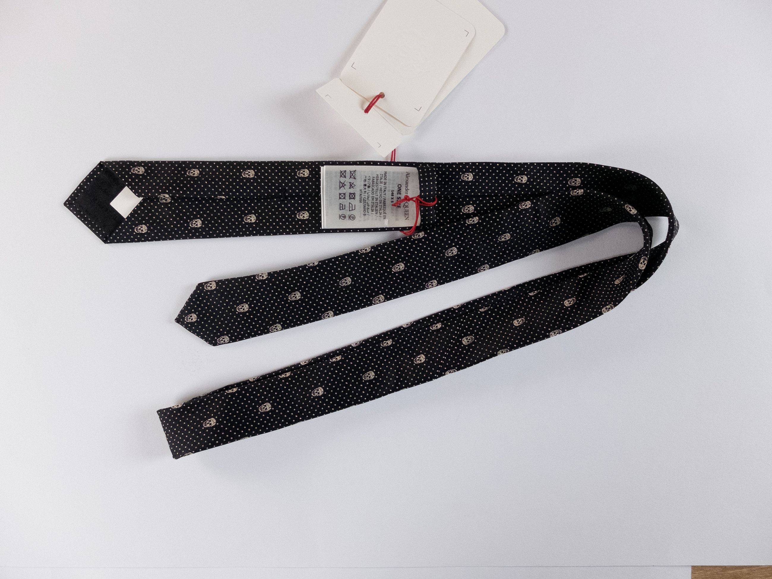 Alexander McQueen ALEXANDER MCQUEEN black skulls & polka dots skinny silk tie Size ONE SIZE - 3 Thumbnail