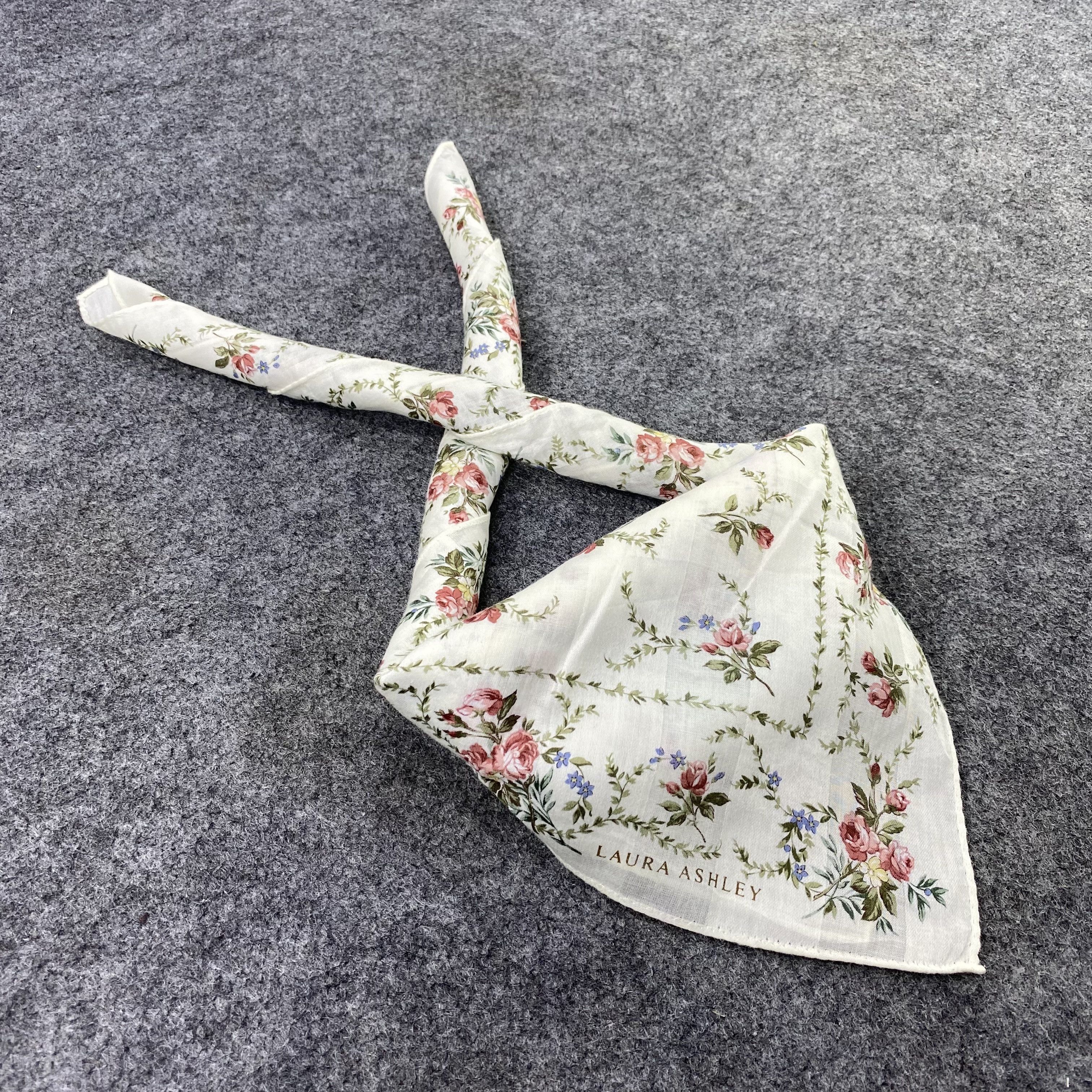 Laura Ashley Laura Ashley Handkerchief Neckerchief Bandana-B1582 Size ONE SIZE - 1 Thumbnail