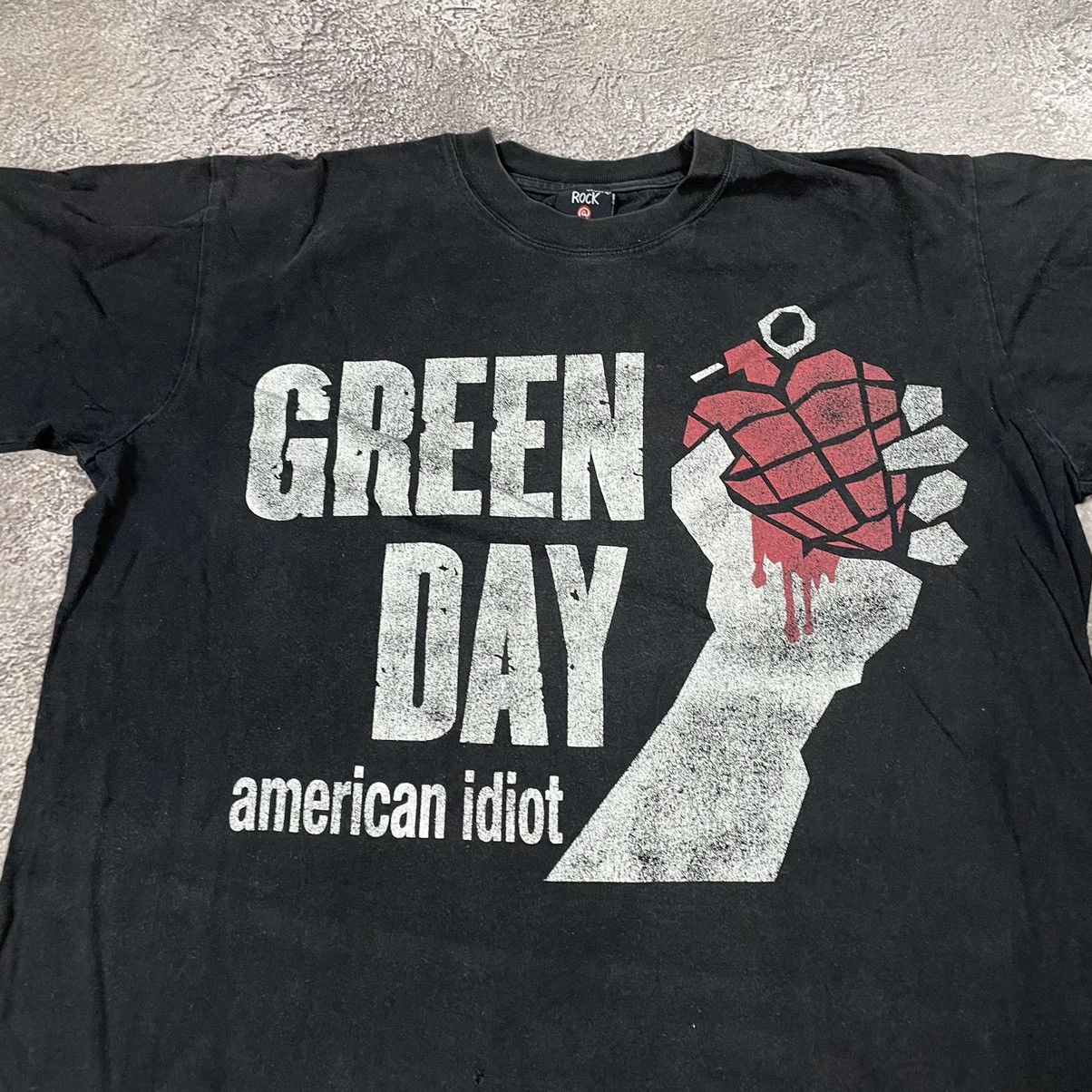 Vintage Vintage 90s Green Day American Idiot Faded Graphic Band Tee Size US S / EU 44-46 / 1 - 1 Thumbnail