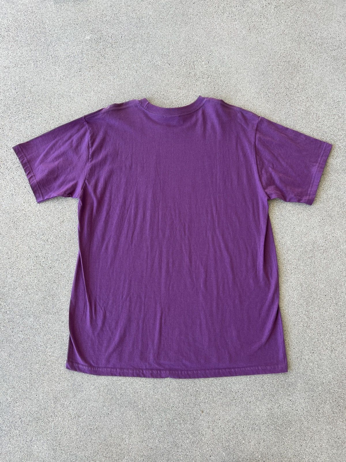 Nike Vintage 2000s Nike Purple/Gold “NIKE” Logo Check Tee Size XL Size US L / EU 52-54 / 3 - 2 Thumbnail