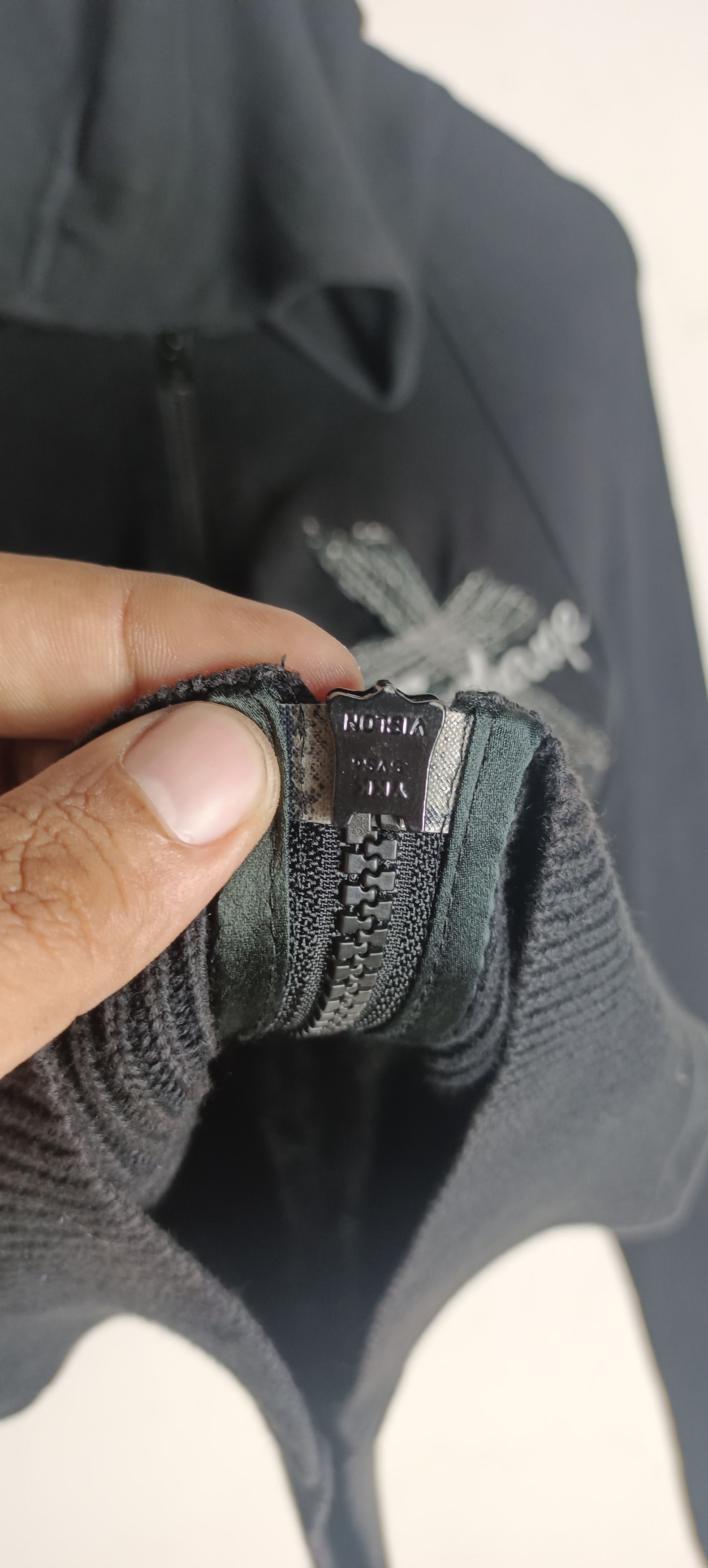Armani A/X ARMANI EXCHANGE Black Embroidered Zip hoodie Size US M / EU 48-50 / 2 - 9 Thumbnail