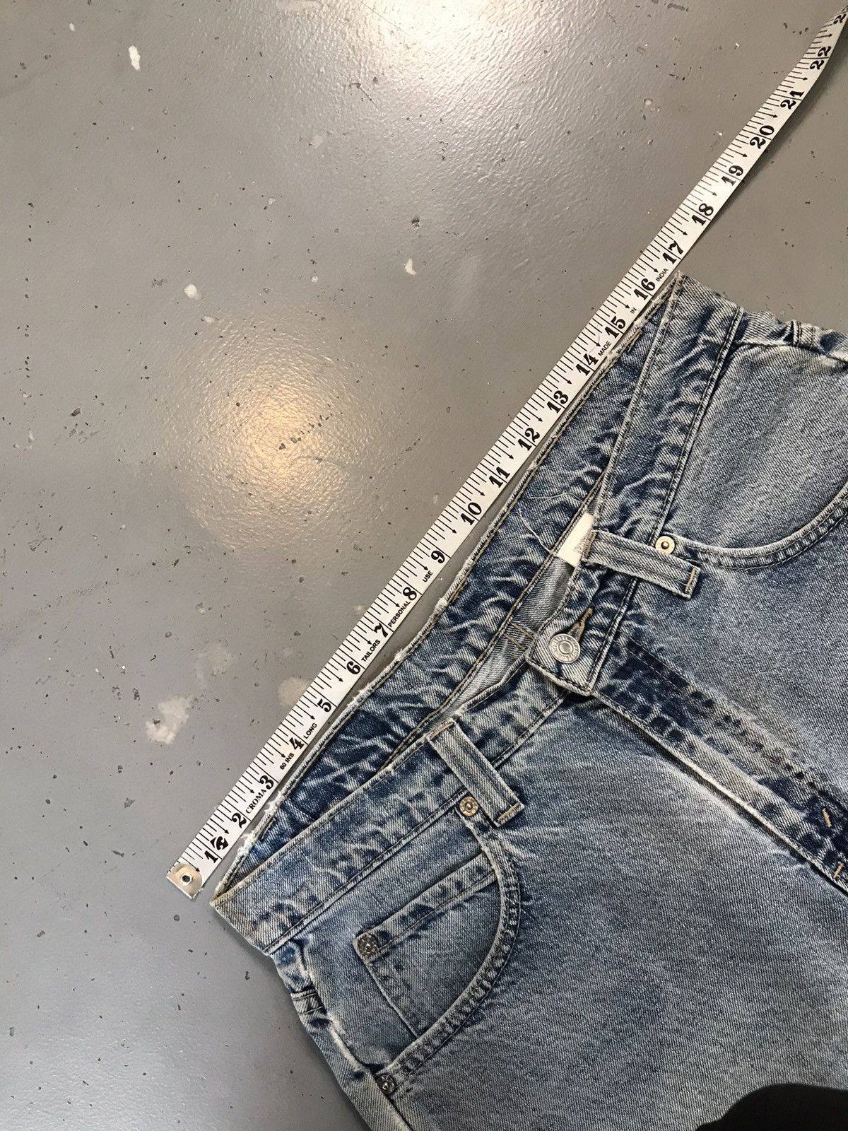 Levi's Vintage Levi’s Strauss & co boxy fit denim short Size US 34 / EU 50 - 5 Thumbnail