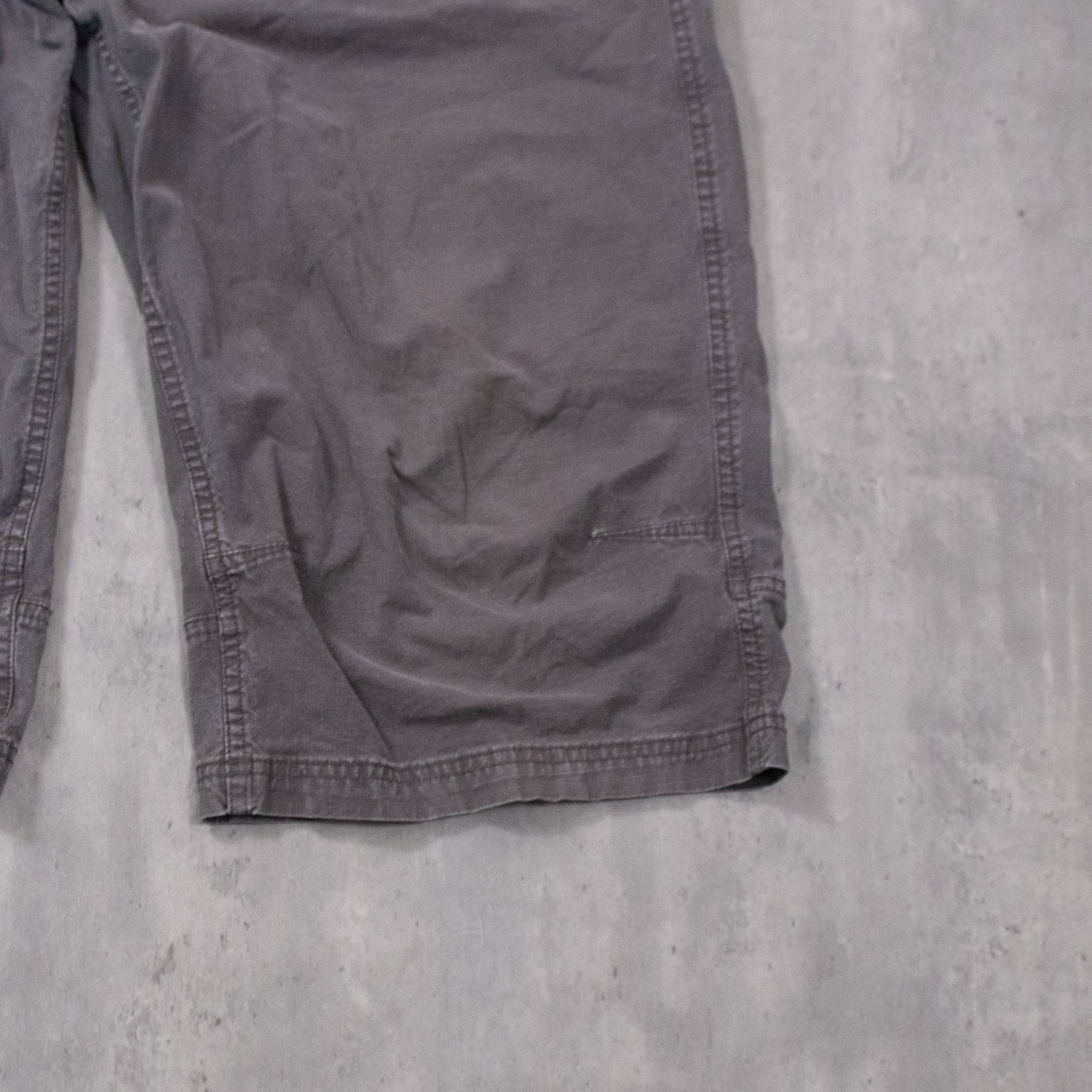 Mountain Equipment Company Y2K 2000's MEC Baggy Long Inseam Grey Shorts Size US 41 - 4 Thumbnail
