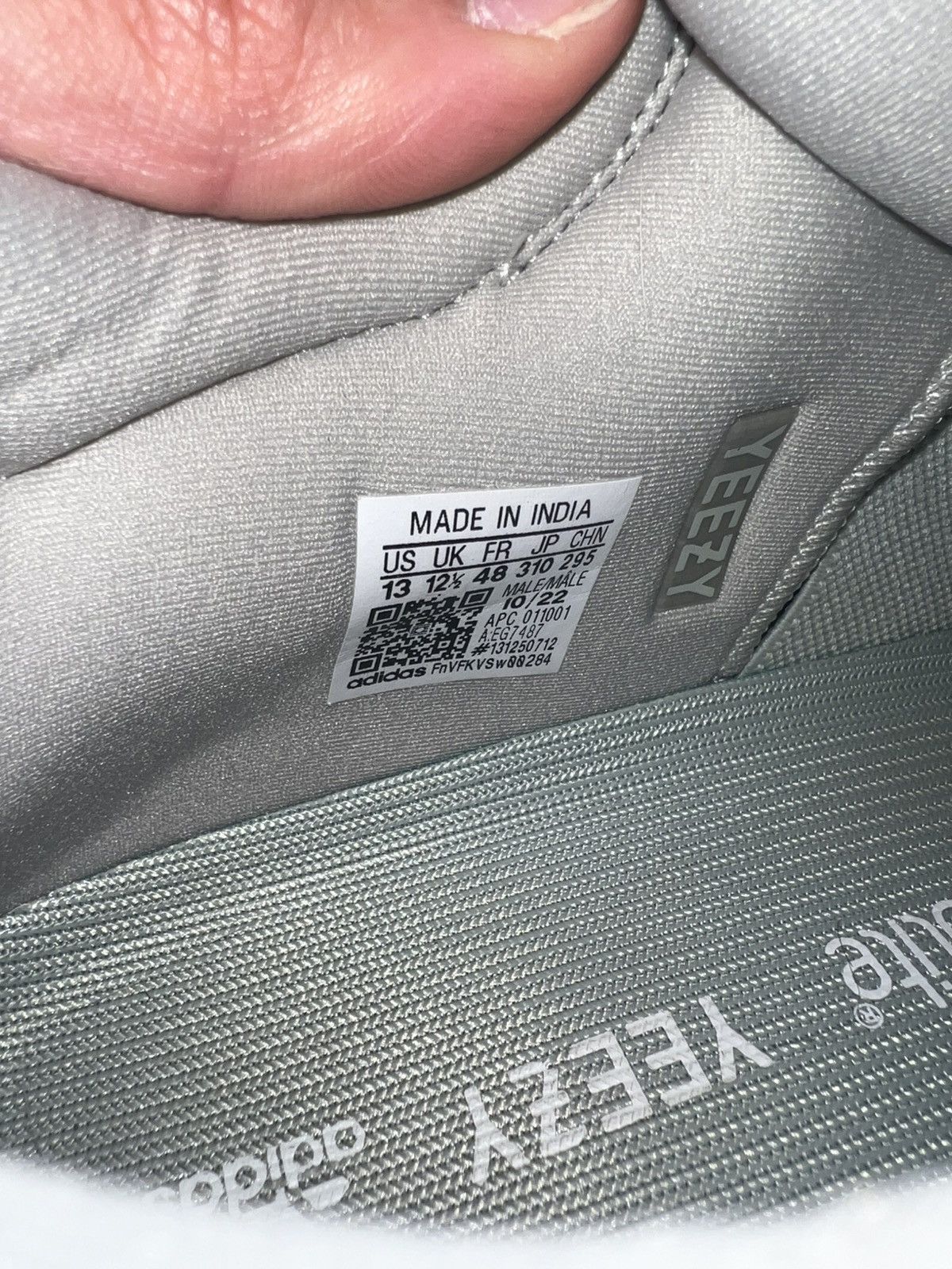 Adidas × Kanye West Yeezy Boost 700 Salt Size US 13 / EU 46 - 9 Thumbnail