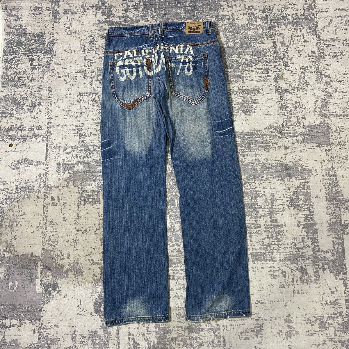 If Six Was Nine × Japanese Brand × Le Grande Bleu (L.G.B.) Vintage Gotcha Spellout Raw Faded Denim Pants Size US 34 / EU 50 - 1 Thumbnail